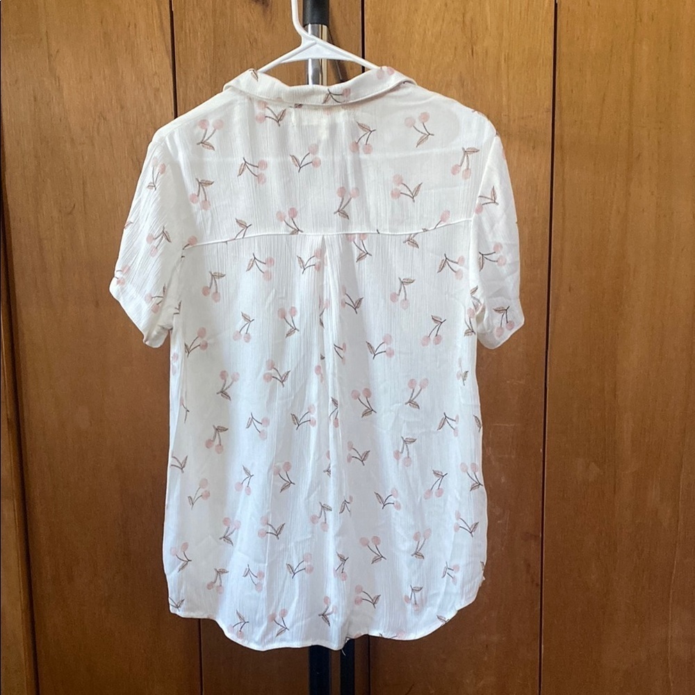Paisley Raye White Cherry Print Button Down Shirt Size S NWT - Picture 3 of 6